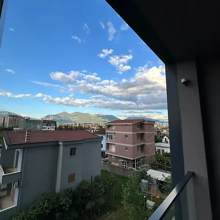 Apartment Modern&cozy In Tirana