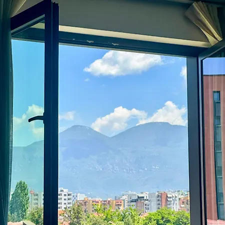 Luxe 1 * Tirana